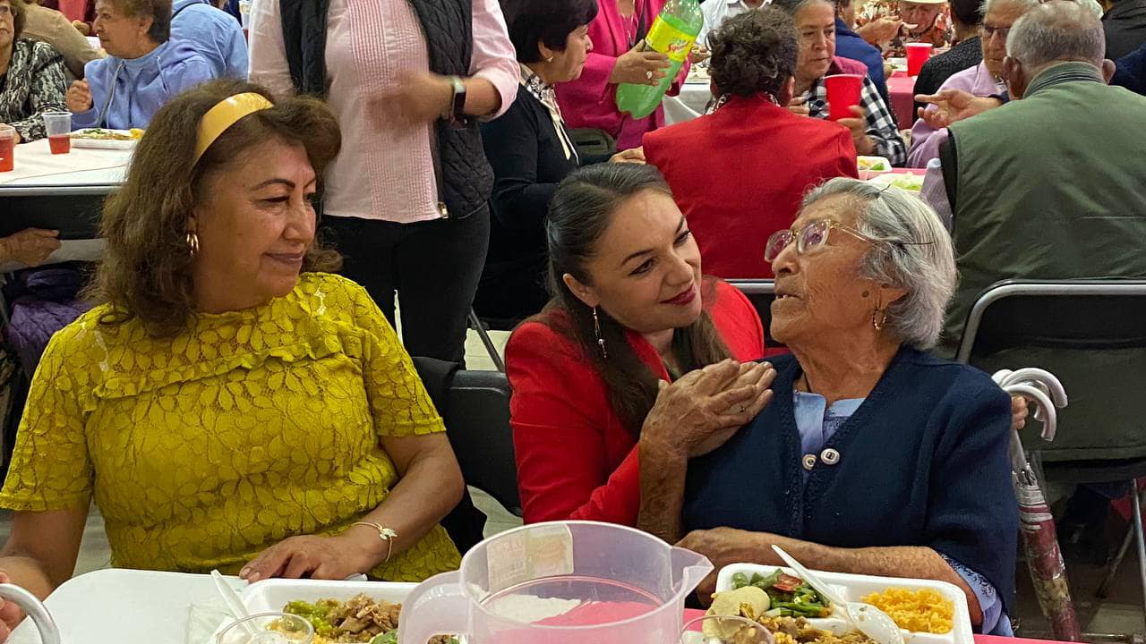 1693695703 178 Nuestras abuelitas y abuelitos Amecamequenses disfrutaron de una tarde llena