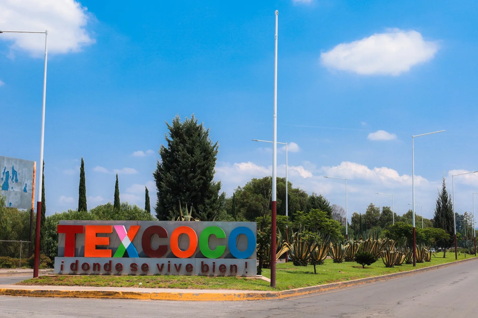 1693847615 El Ayuntamiento de Texcoco realizo mantenimiento a los camellones de jpg