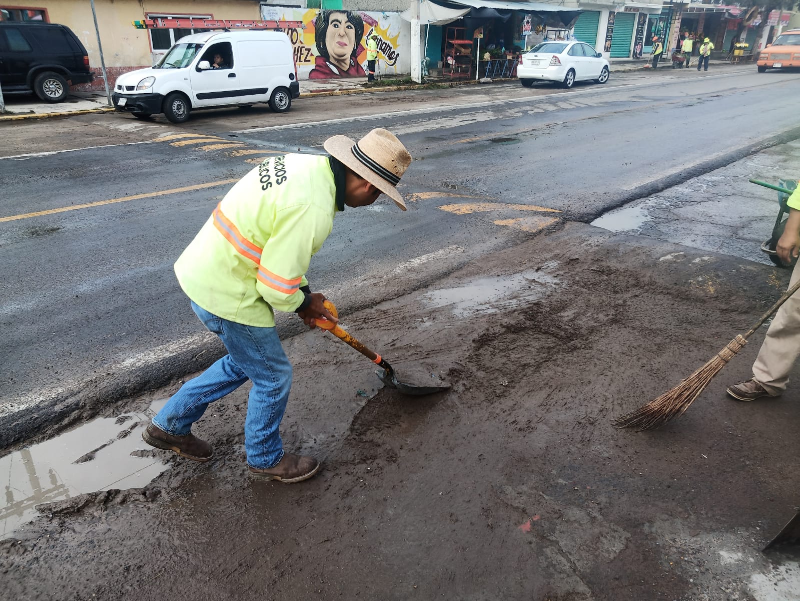 1693919694 Barrido general en banquetas guarniciones y sobre arroyos vehiculares incluye