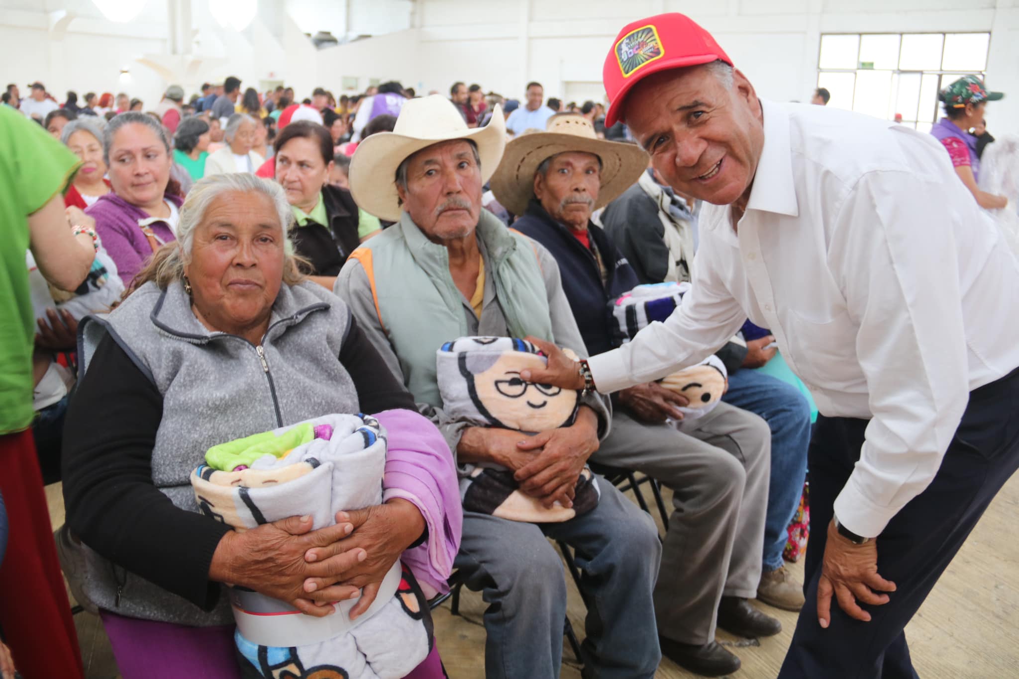 1693920826 85 El Presidente Municipal Jesus Cedillo Gonzalez acompanado de la Presidenta