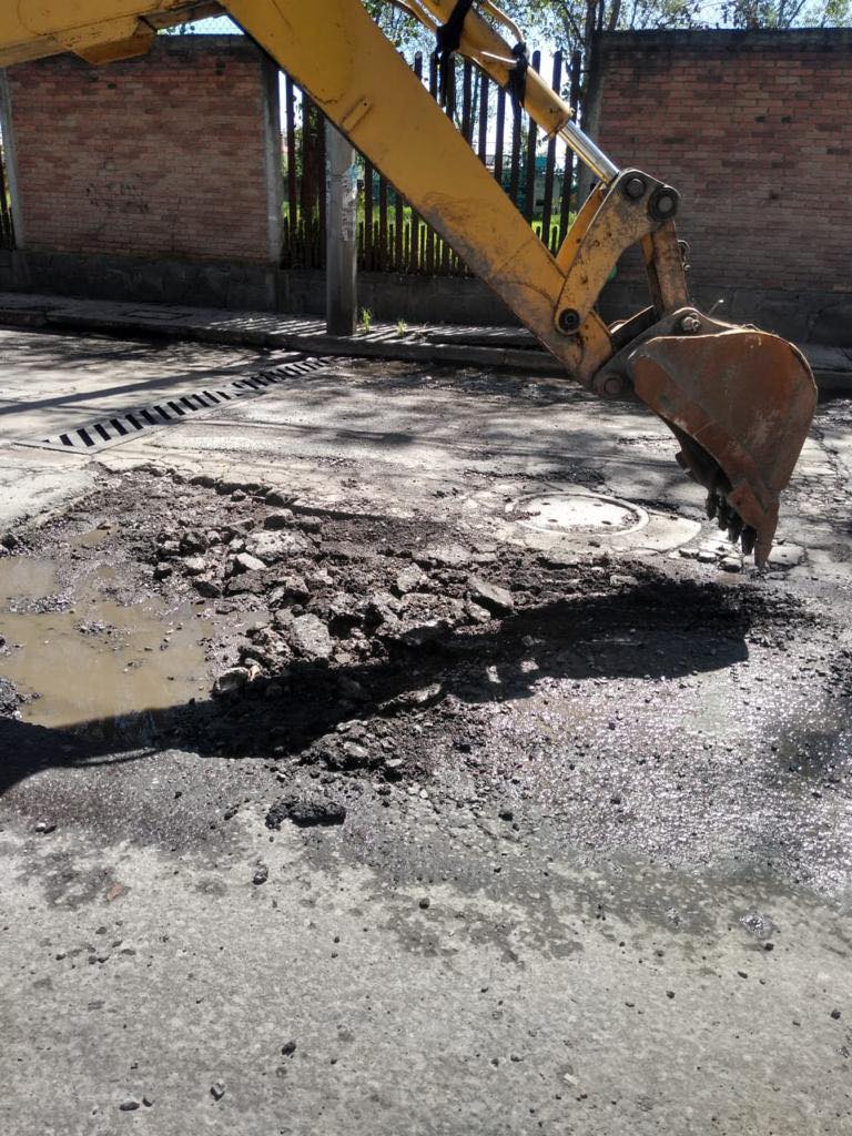 1694021765 No vamos a parar Ayer se realizo trabajo de bacheo