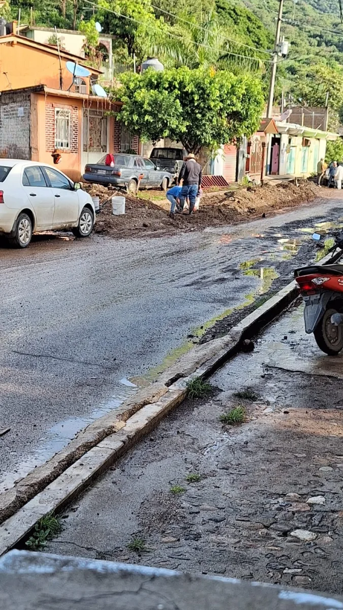 1694039389 202 Se avanza en abrir escabacion para colocar tuberia para drenaje