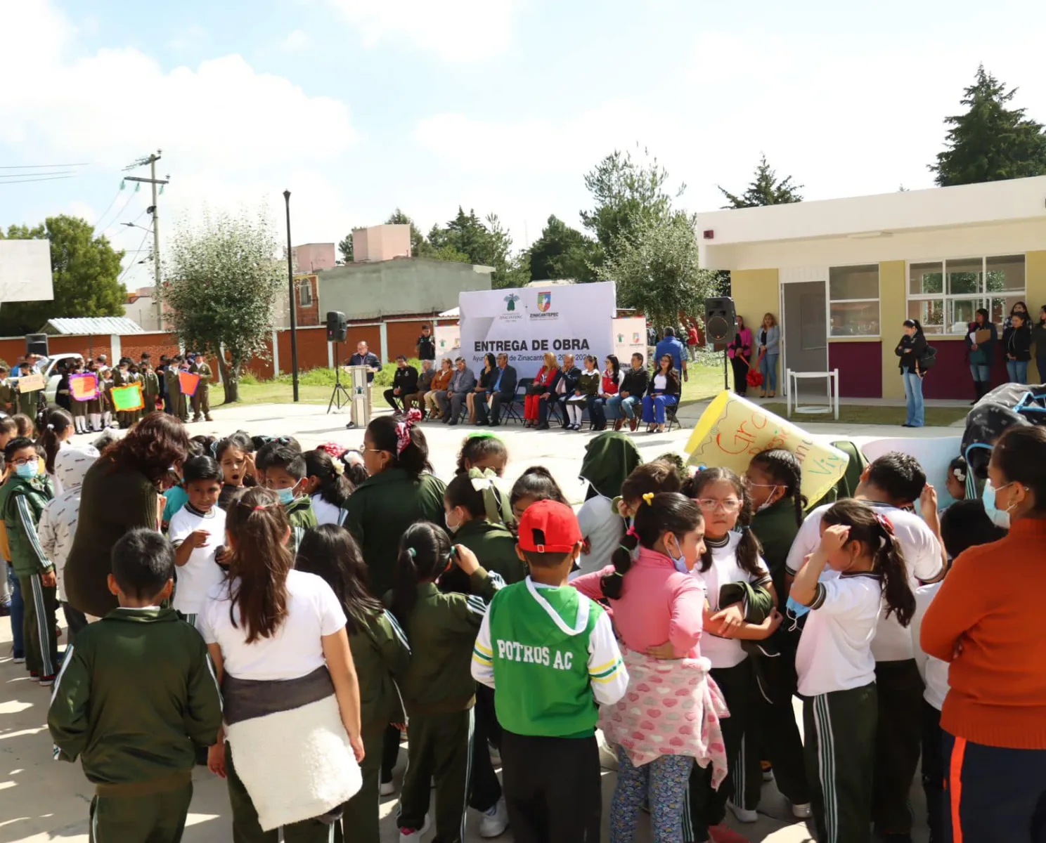 1694089147 39 Entrega de Aula nueva y equipada en la Escuela Primaria