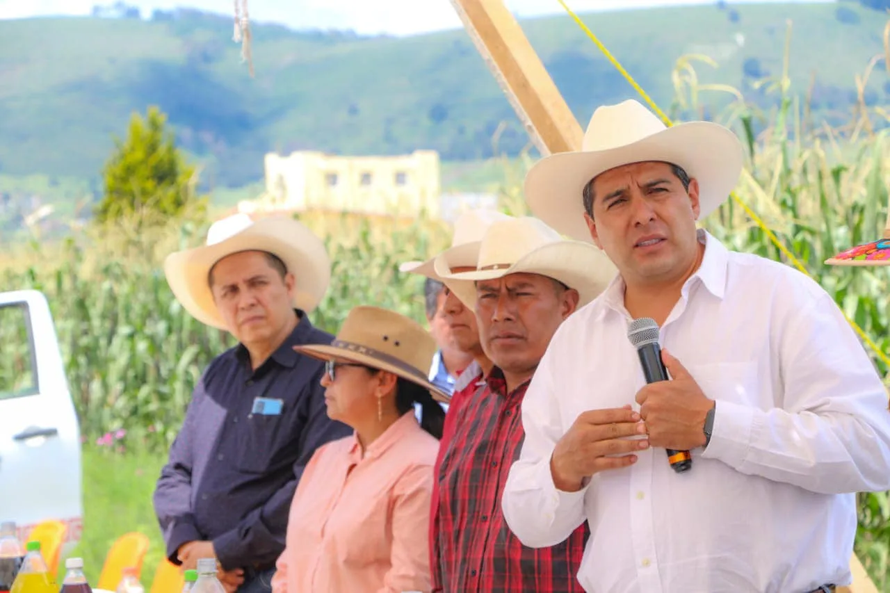 1694120519 Porque obras son acciones hoy el presidente municipal Abuzeid Lozano jpg