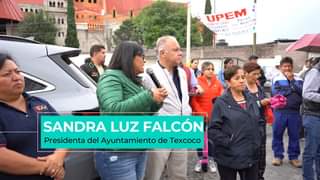 1694121748 La Presidente Municipal Sandra Luz Falcon en compania de vecinos