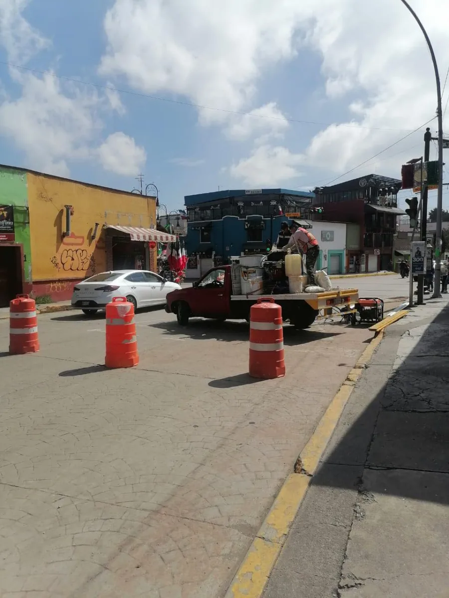 1694194934 373 Toma precauciones Estamos balizando en Av Estado de Mexico a