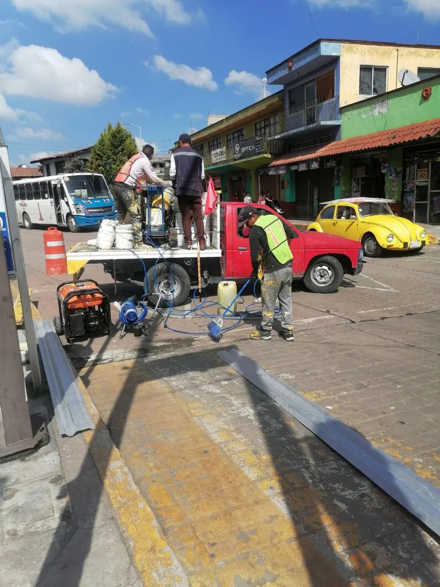 1694194952 Toma precauciones Estamos balizando en Av Estado de Mexico a