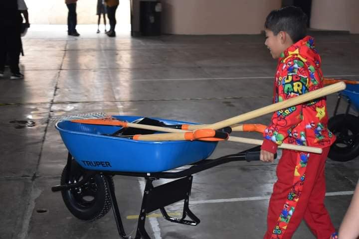 1694214806 347 EntregaDeHerramientas El Gobierno Municipal de Ayapango a traves de la