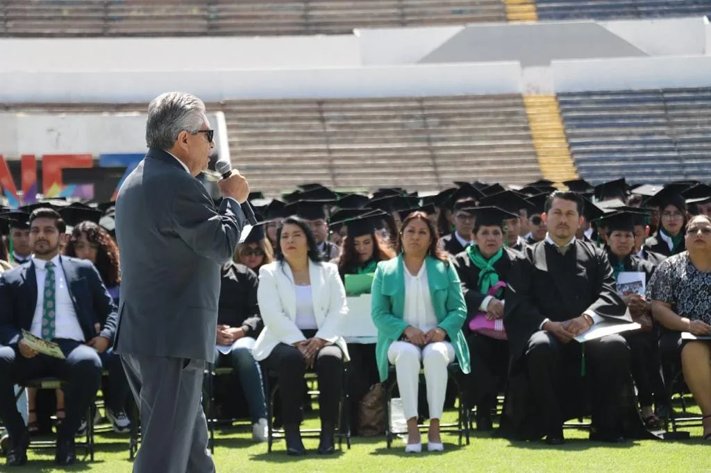 1694289676 Con alcaldes de otros municipios y autoridades del Gobierno del jpg