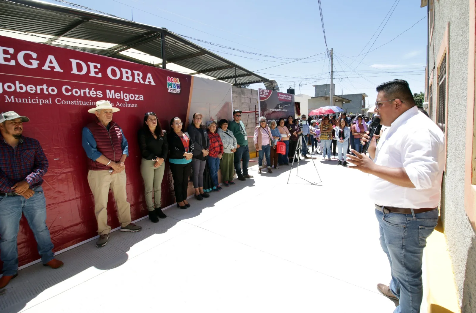 1694301702 Acompanado de su cabildo Autoridades Auxiliares y vecinos el Presidente jpg