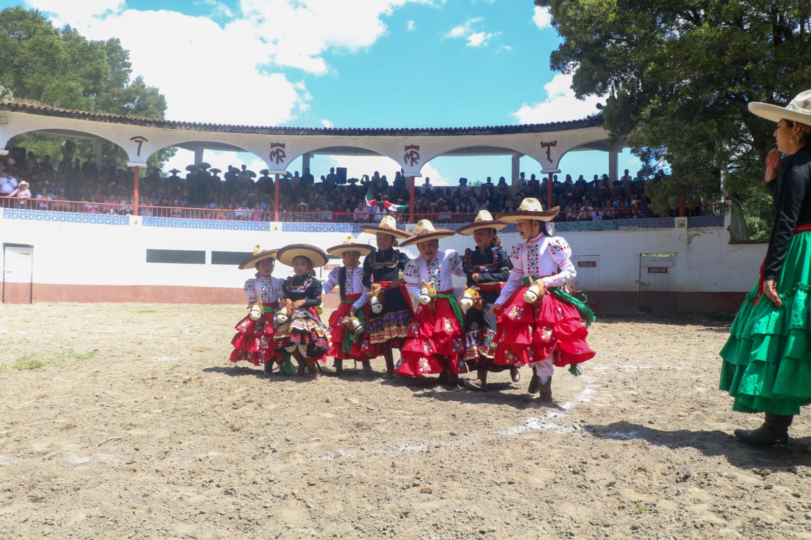 1694387597 129 Nuestros 34 estudiantes de intercambio academico y sus familias