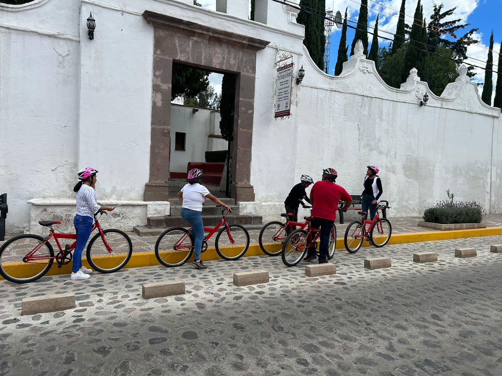 1694439118 166 Asi dimos inicio a los recorridos turisticos en bicicleta