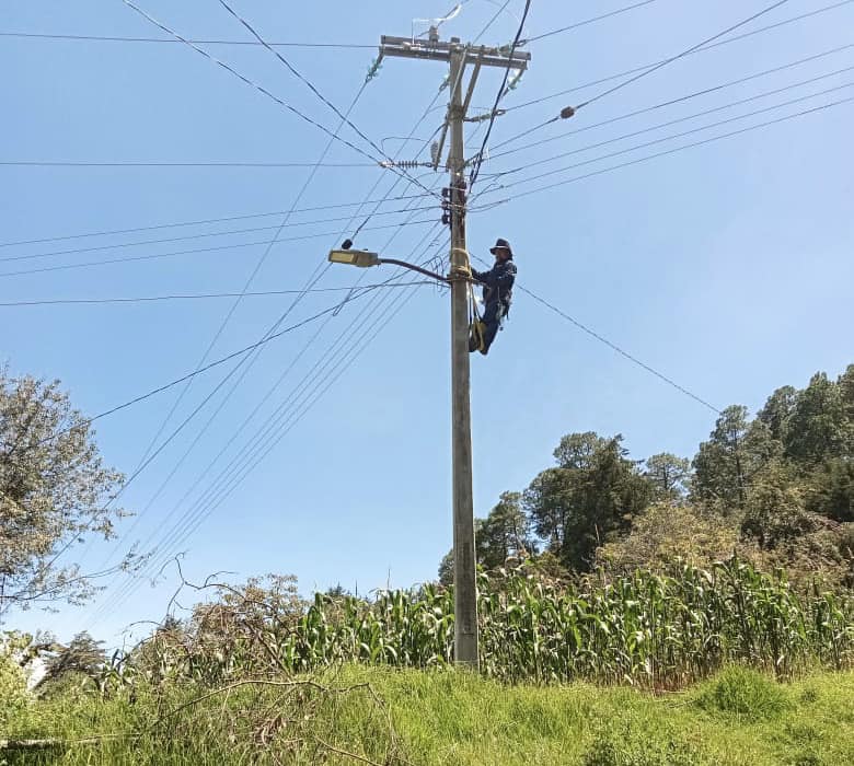 1694555922 603 Hoy continuamos Alumbrando Jocotitlan donde recorrimos las Comunidades de Santi