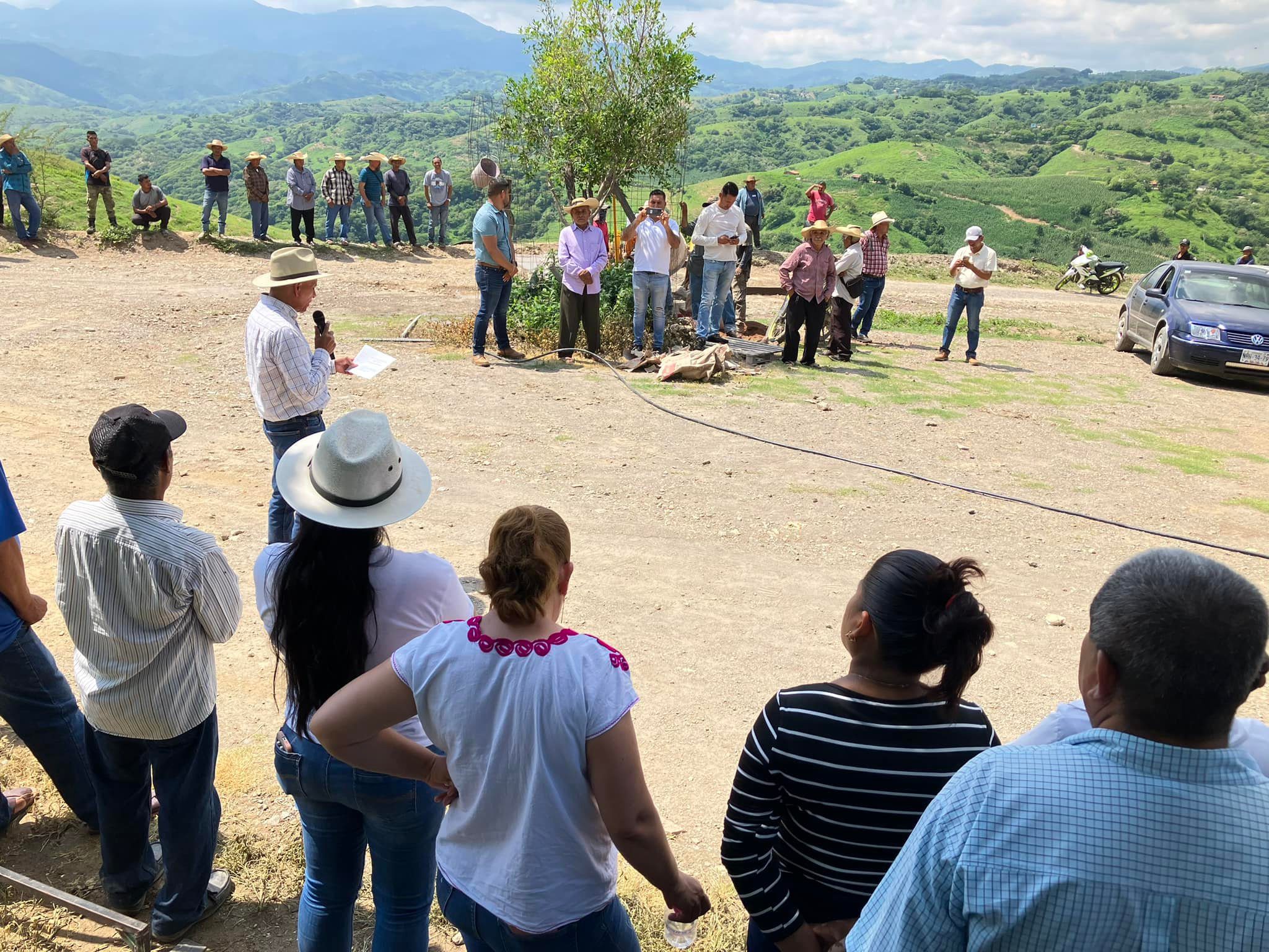 1694630876 483 Se construye concreto en Cerro del Morado