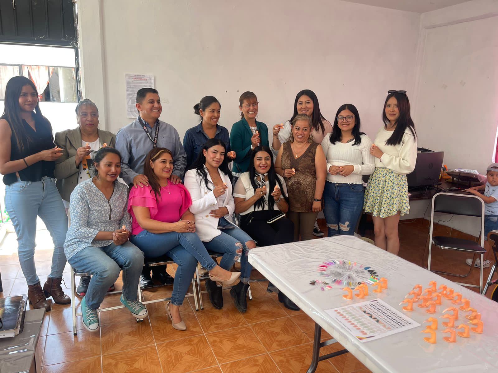 1694641166 197 Finalizo el curso APLICACION Y DECORACION DE UNAS BASICO que