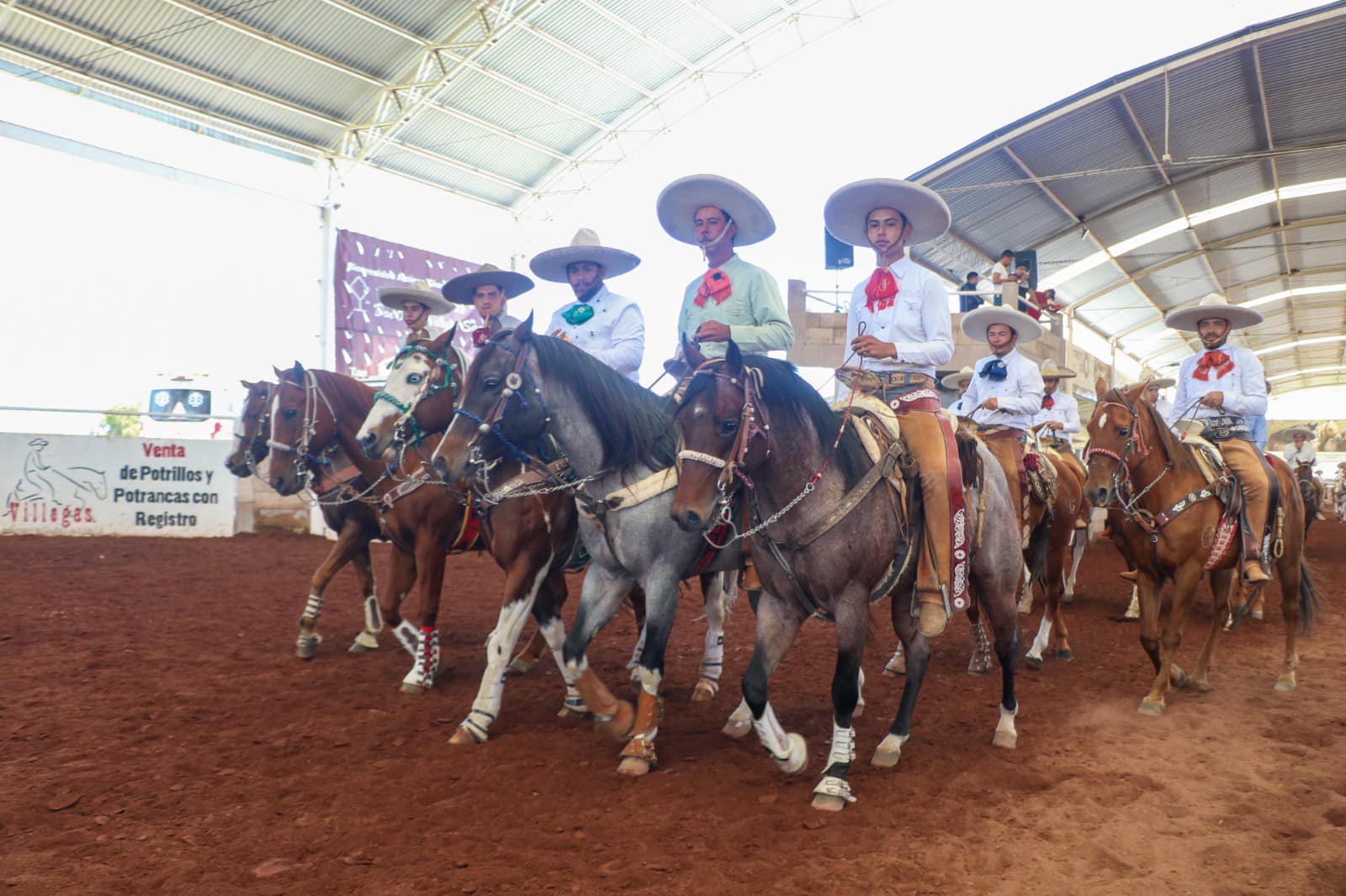 1694726311 4 Este DiaDelCharro Ixtlahuaca festeja realizando el Coleadero de Fiestas Patria