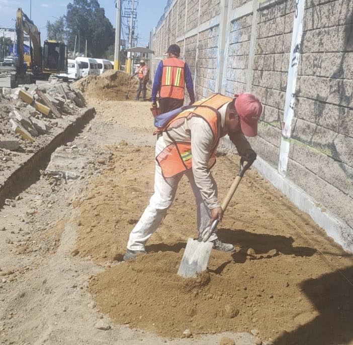 1694733388 820 INFRAESTRUCTURA Continuan los trabajos de pavimentacion de la avenida