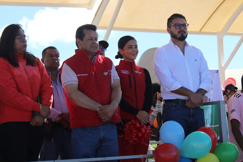 1694785325 649 Nuestro Presidente Municipal Hilarion Coronel Lemus hizo entrega de la