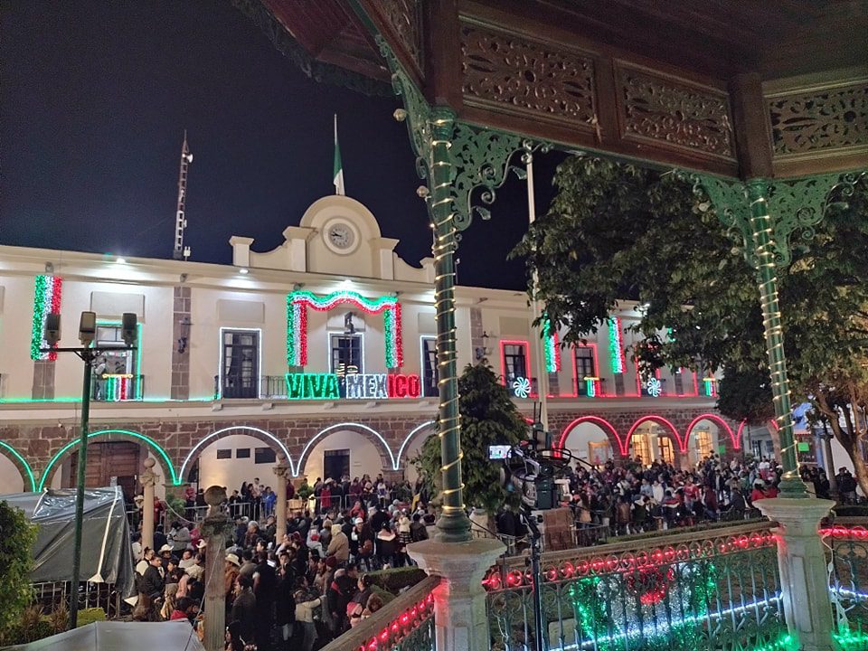 1694871287 398 Ante decenas de tenanguenses congregados en la Plaza de la