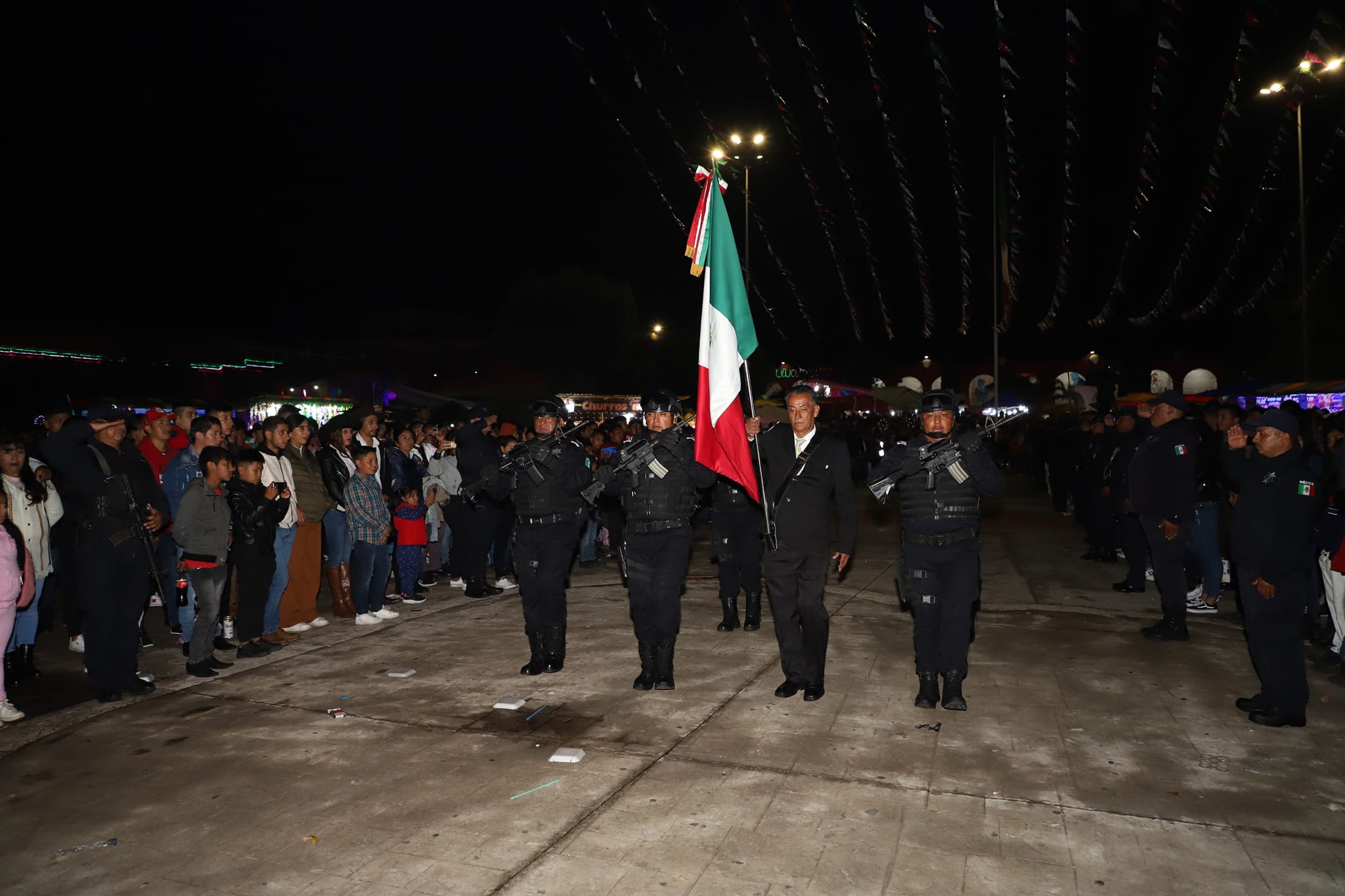 1694875216 925 La Presidenta Municipal Maria Luisa Carmona Alvarado con los miembros