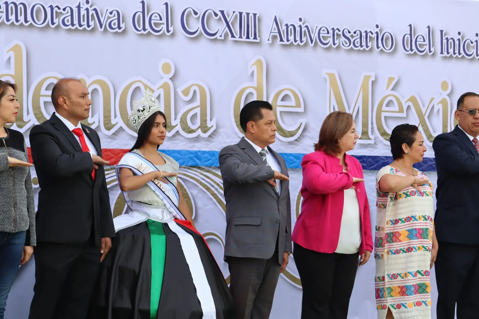 1694878633 Se llevo a cabo la ceremonia civica en la Plaza jpg