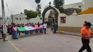 1694881120 EnVivo Arribo del Desfile conmemorativo al 213 Aniversario de la