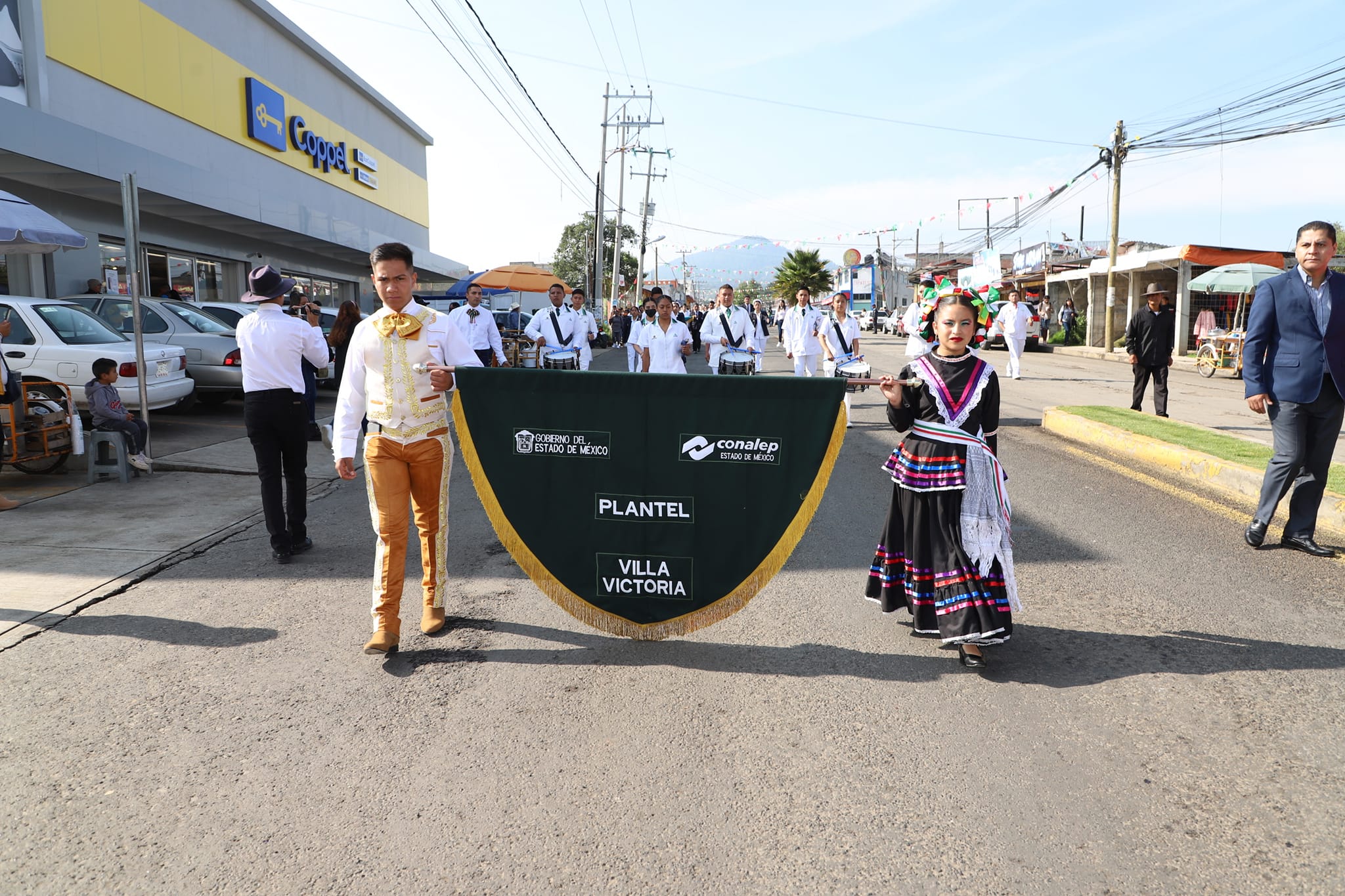 1694882482 528 Con sentido de pertenencia e identidad mexicana este 16 de