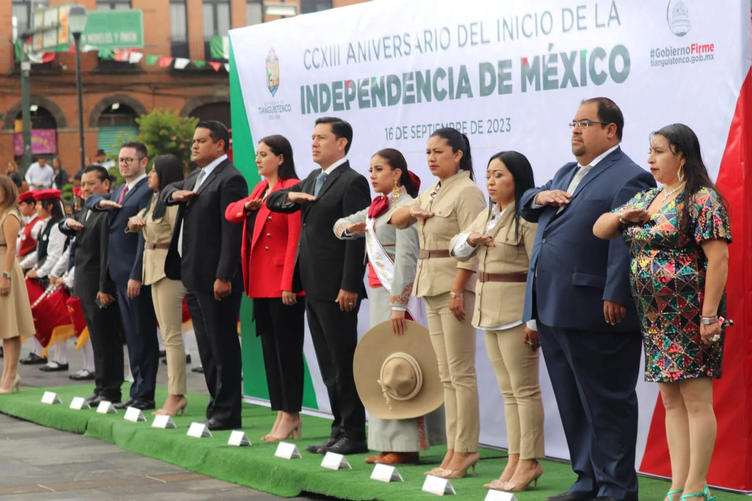 1694890238 Ceremonia y Desfile Civico Conmemorativo del CCXIII Aniversario del Inicio jpg