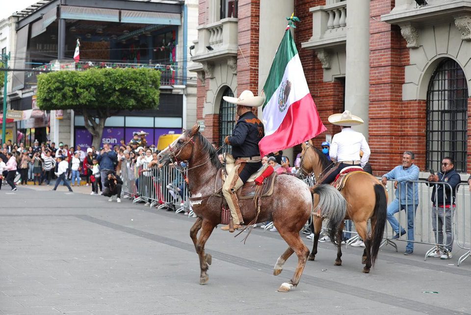 1694892938 352 Con motivo del 213° aniversario de la Independencia de