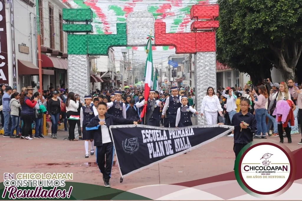 1694895424 El dia de hoy se realizo el desfile conmemorativo al jpg