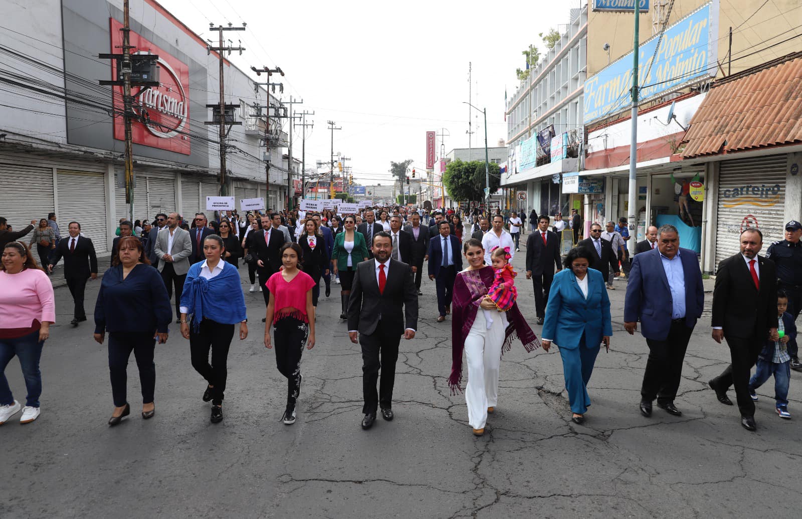 1694895553 Durante el Desfile Civico conmemorativo del 213 Aniversario de nuestra