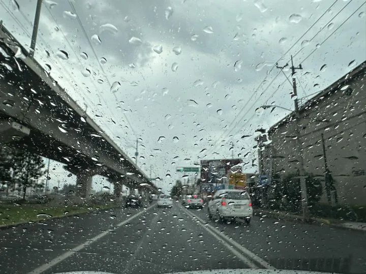 1694901291 Sabado de lluvia Estamos pendientes de tus reportes en el jpg