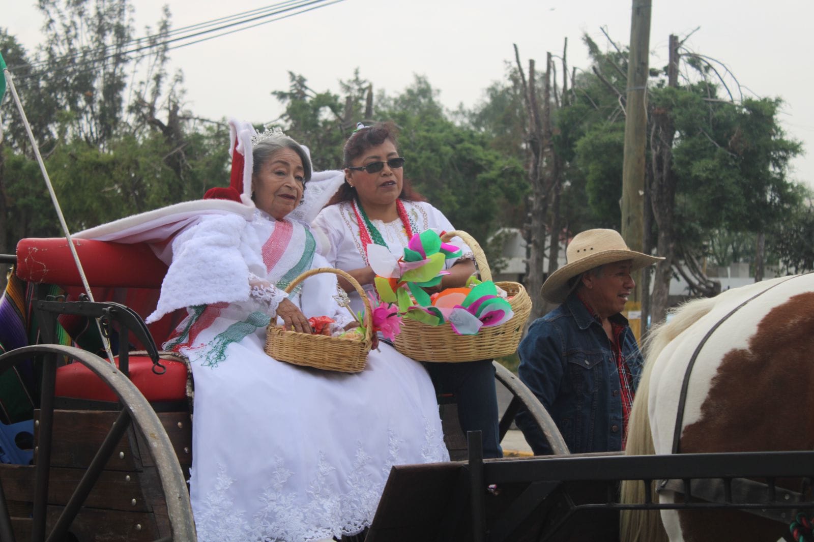 1694902604 552 Asi se vivio el Desfile Civico Conmemorativo del 213 Aniversario