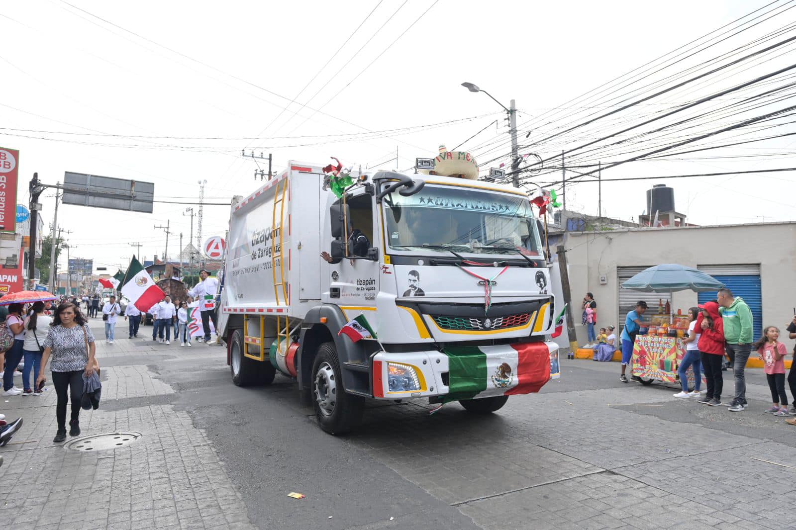 1694903257 881 Asi vivimos nuestro Tradicional Desfile del 213 aniversario de la