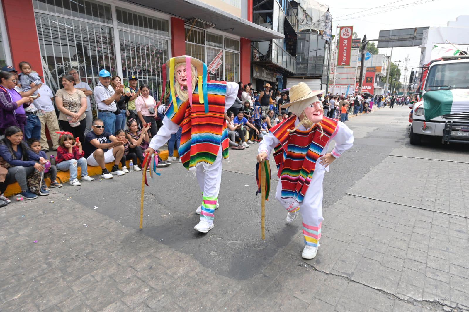 1694903267 587 Asi vivimos nuestro Tradicional Desfile del 213 aniversario de la