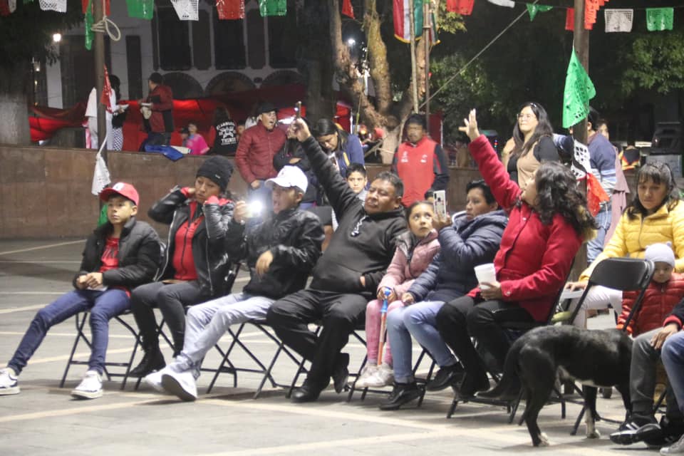 1694952094 147 Joco lindo y querido recibio en el Teatro del Pueblo