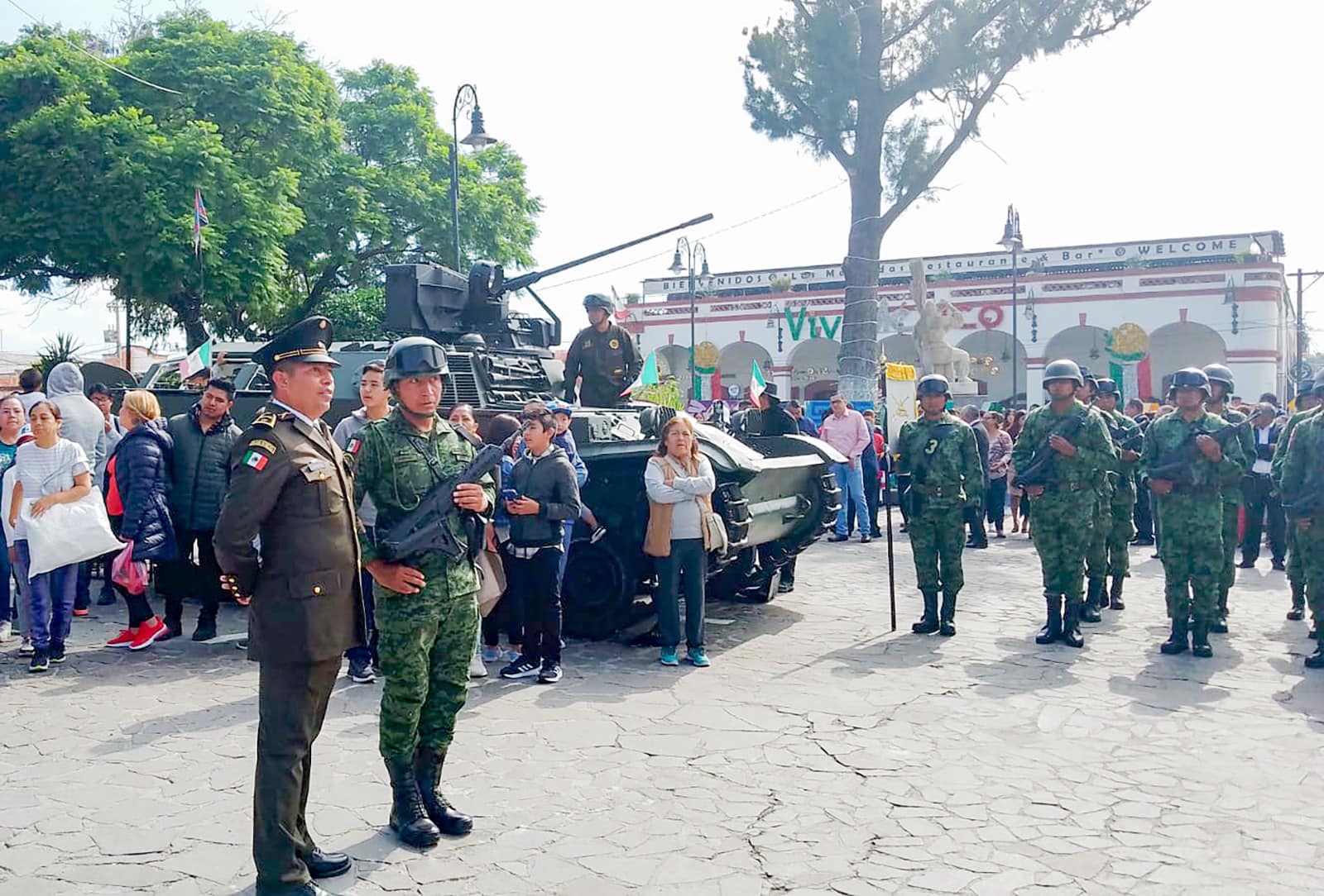 1695066081 894 El izamiento de nuestro labaro patrio el pasado 16 de