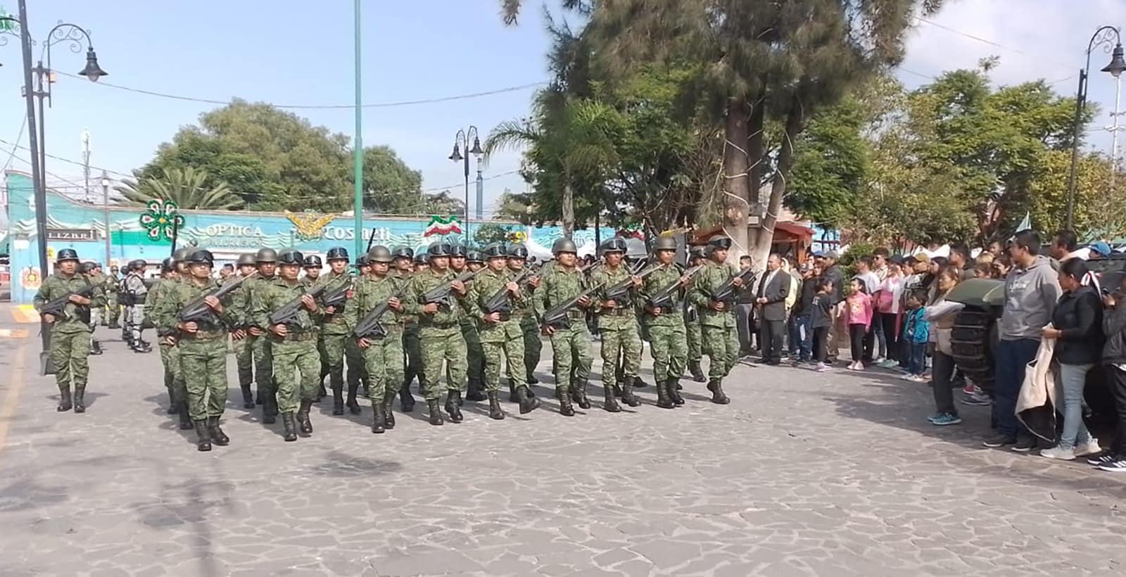 1695066087 98 El izamiento de nuestro labaro patrio el pasado 16 de