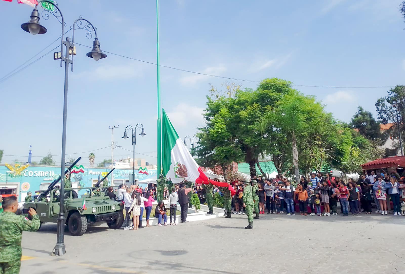 1695066121 El izamiento de nuestro labaro patrio el pasado 16 de