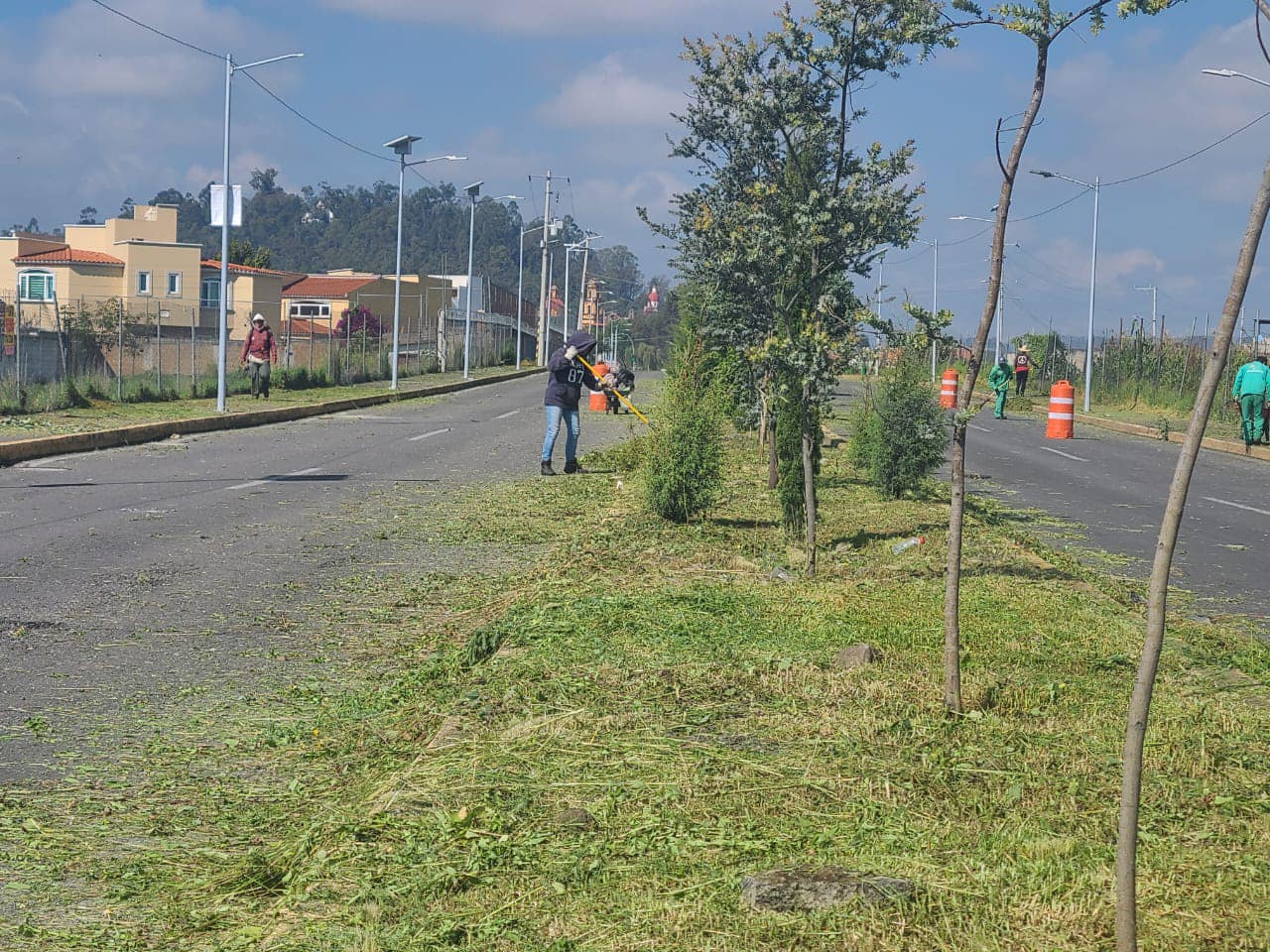 1695139145 Toma precaucion Carril cerrado en Av Lerma la Direccion de