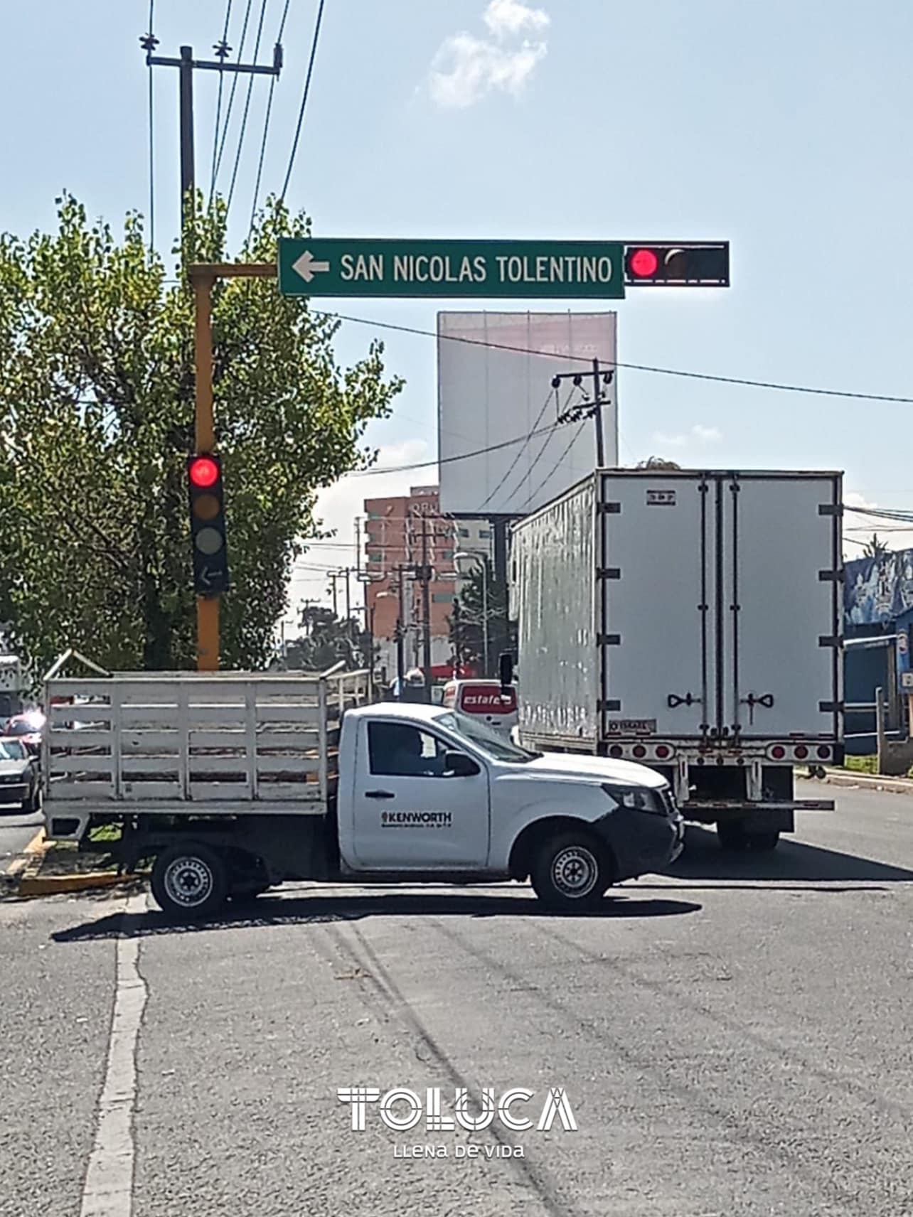 1695152542 972 Nuestro equipo de Seguridad Vial Toluca atendio el semaforo que