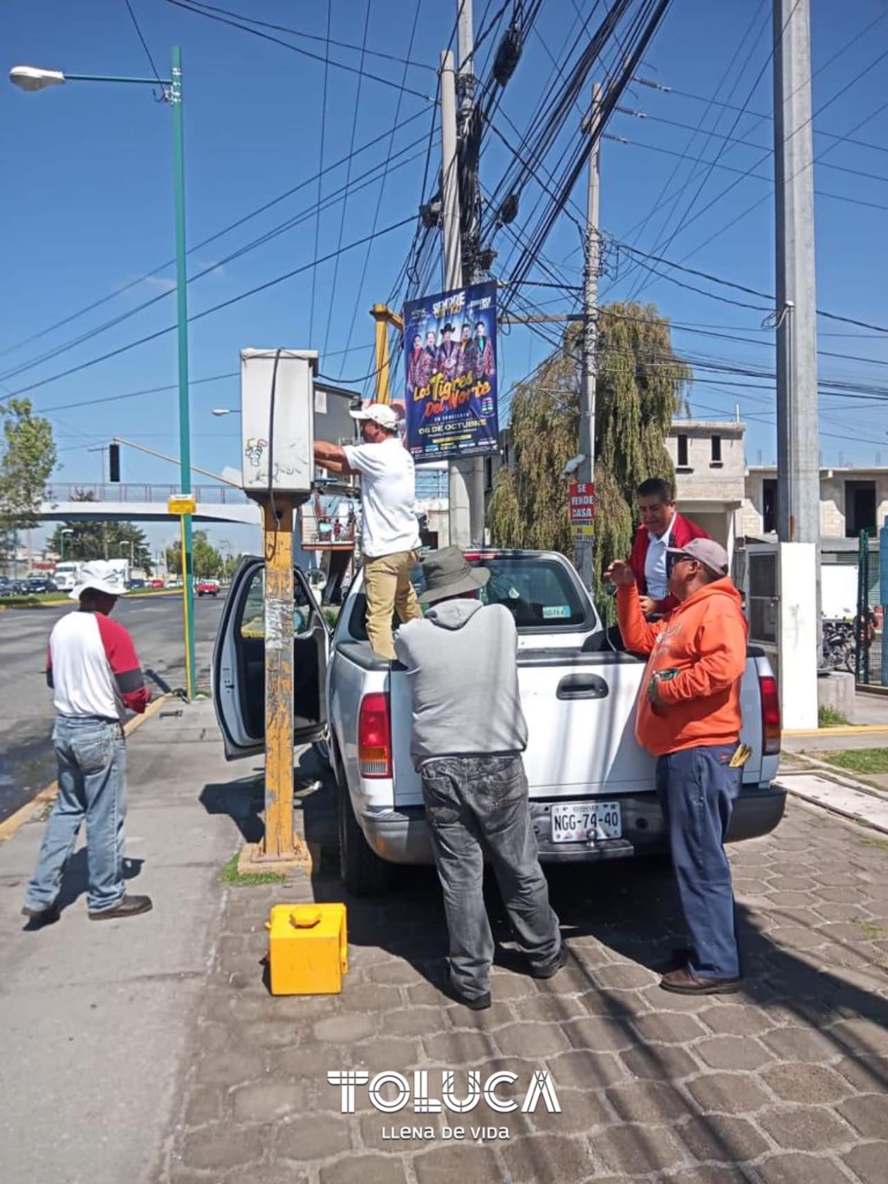 1695152551 879 Nuestro equipo de Seguridad Vial Toluca atendio el semaforo que