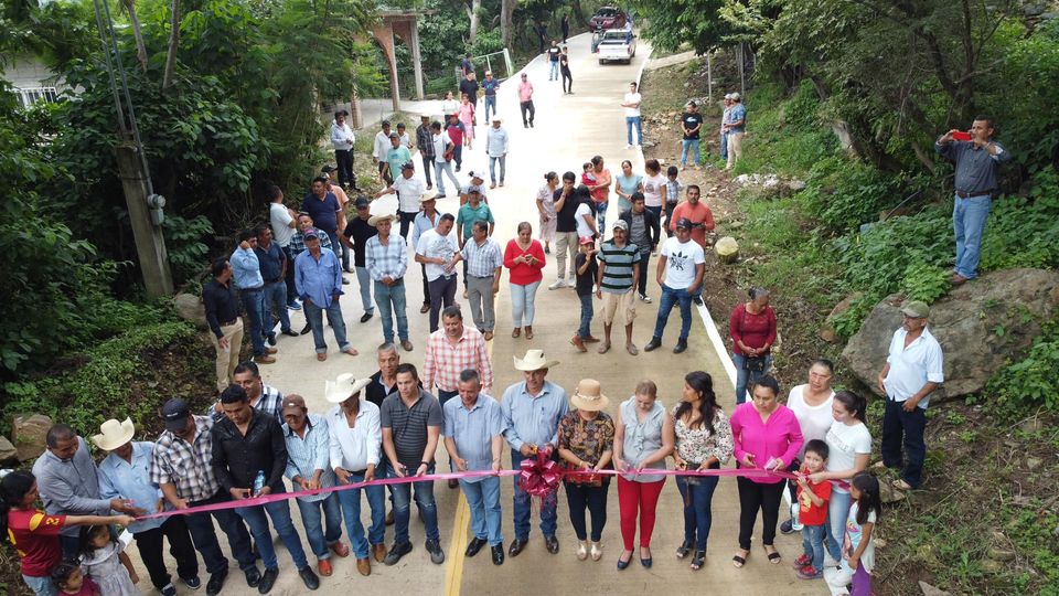 1695156897 Inauguramos pavimentacion de carretera en Cuadrilla del Cirian