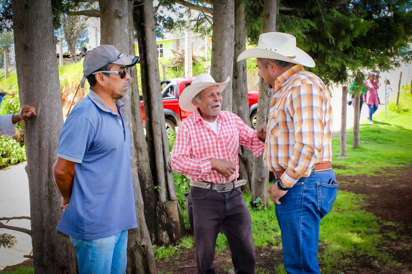 1695217114 422 Hoy en la comunidad de El Calvario el alcalde Andri