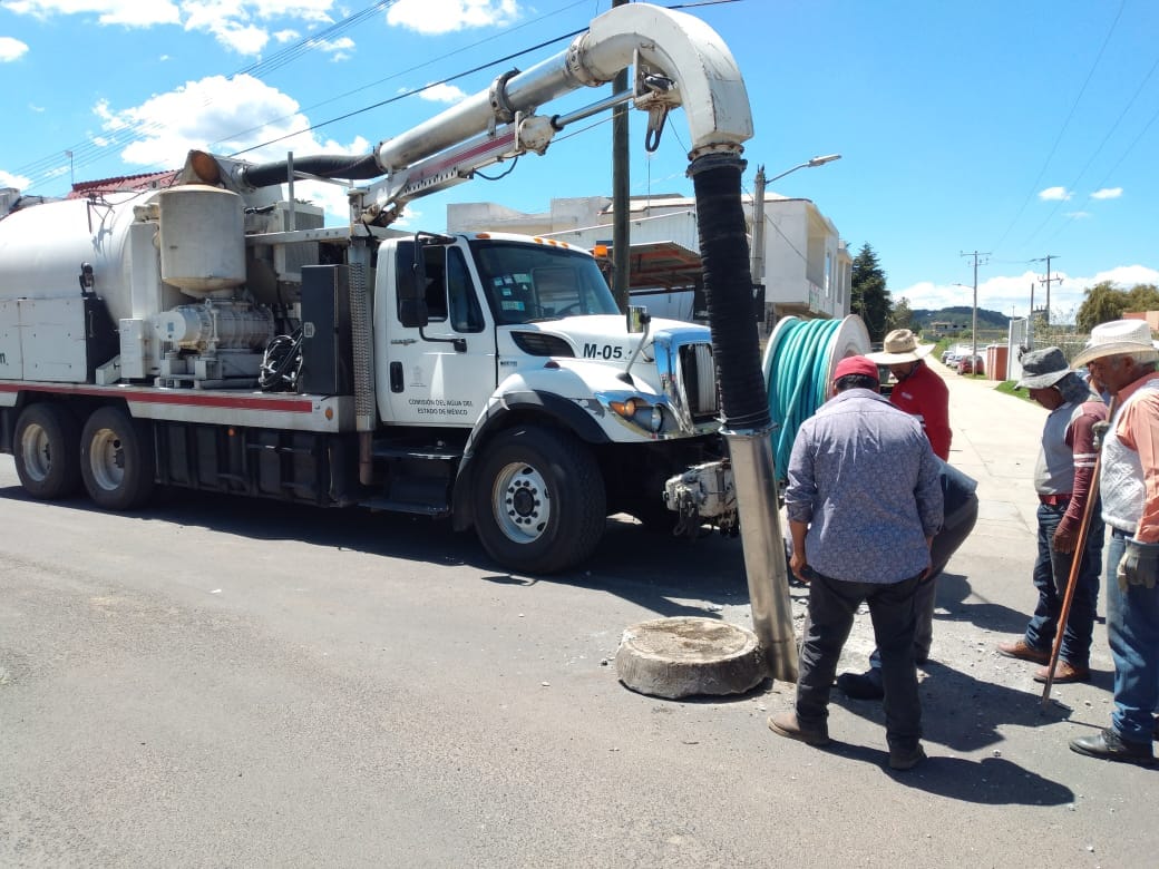 1695298197 263 Precaucion estamos realizando trabajos de mantenimiento y desazolve en el