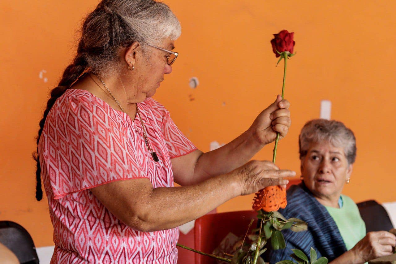 1695331480 279 La DireccionDeLasMujeres impartio el curso Decoracion de Eventos ensenando a