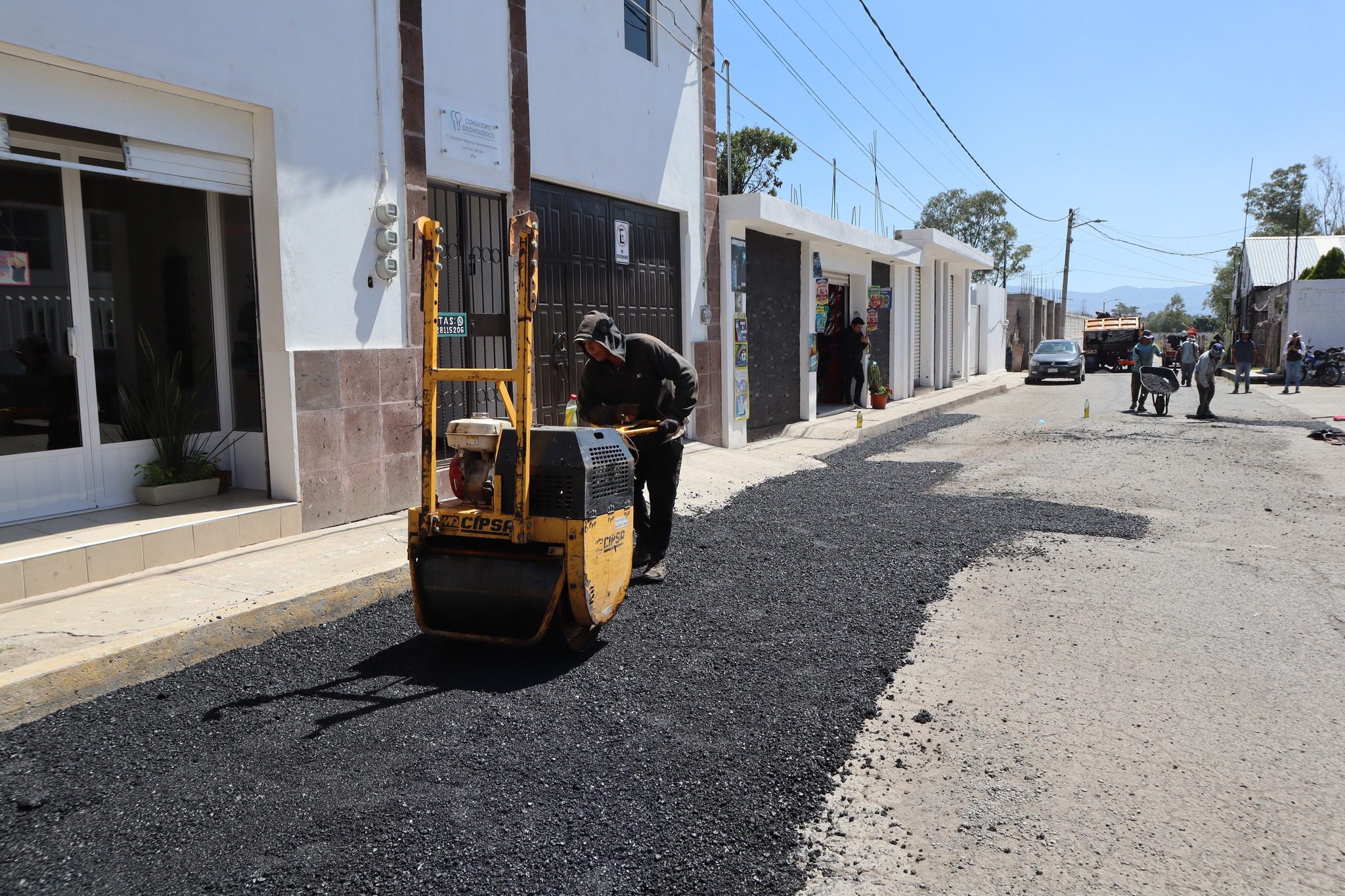 1695337136 48 Esta tarde estamos realizando trabajos de Bacheo en Calle Barranquilla