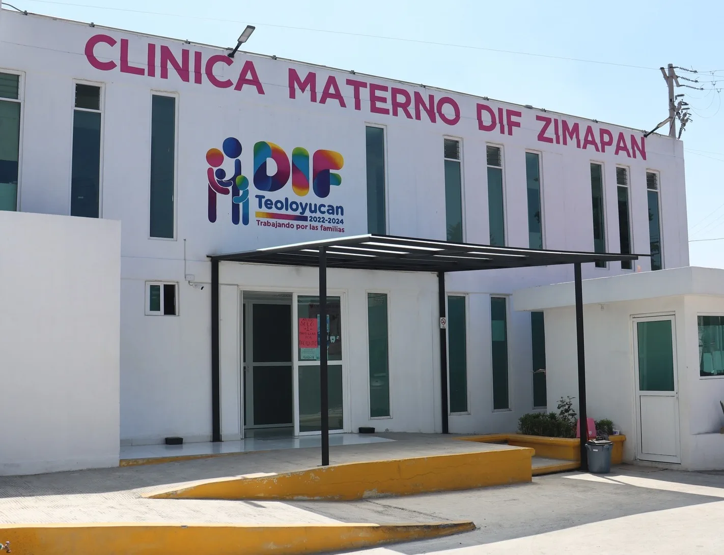 1695391534 Recorrido por por las instalaciones de la Clinica Materno DIF jpg