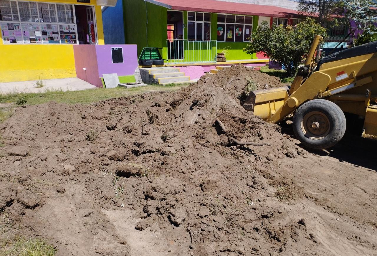 1695396575 371 Hoy por ordenes del Presidente Municipal brindamos apoyo al Jardin