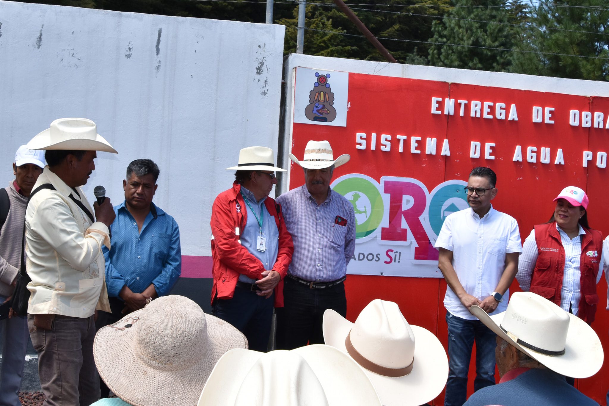 1695397329 357 Entrega del sistema de agua potable